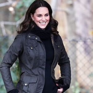 Barbour® Beadnell wax rain jacket size 4 nwt color navy